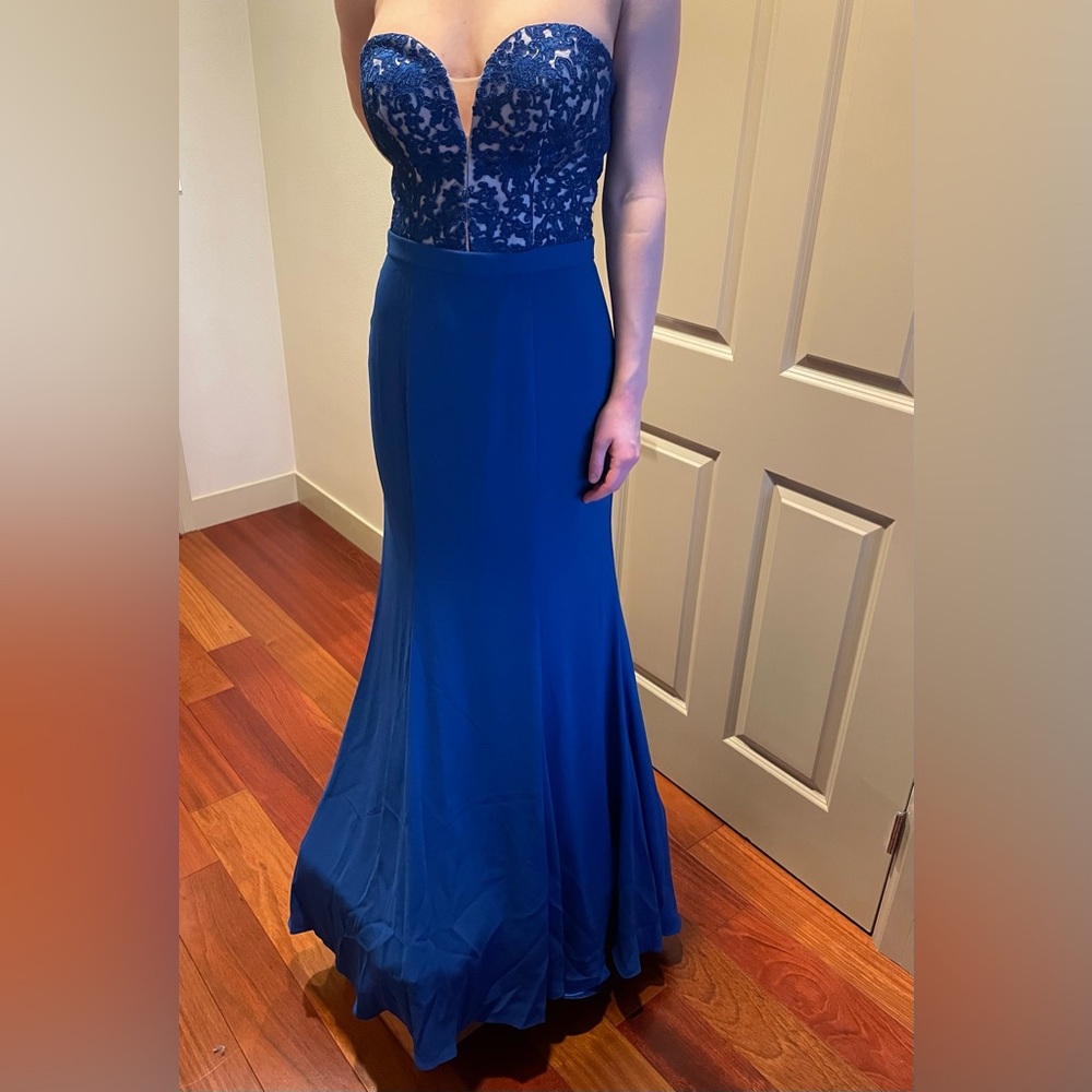 NWT Strapless Royal Blue Prom Dress With Sweetheart Neckline Size 4